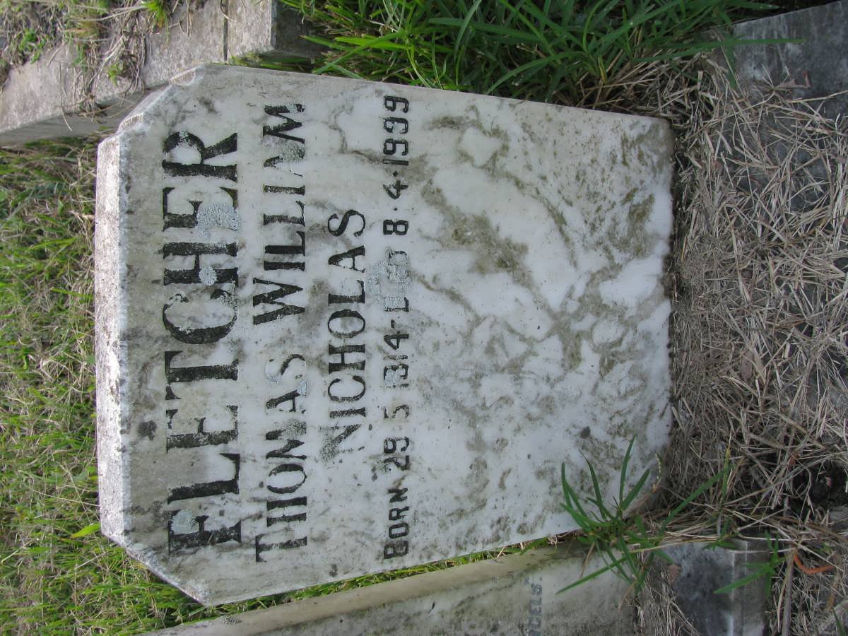 MOORE Jeanette Elizabeth 1958-1990 :: FLETCHER Diana Nicolette 1952-1954 :: FLETCHER Thomas William Nicholas 1914-1999