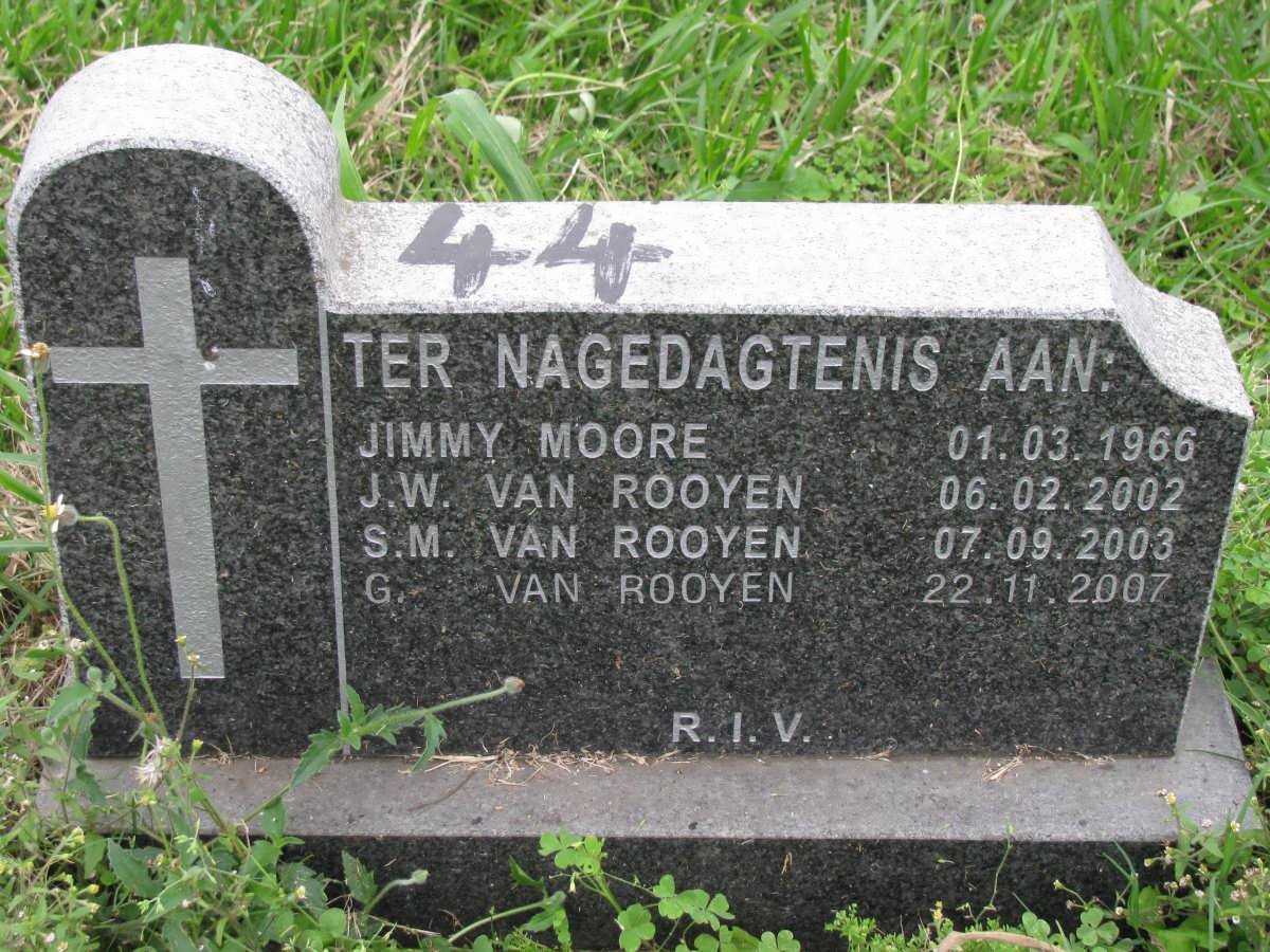 MOORE :: VAN ROOYEN