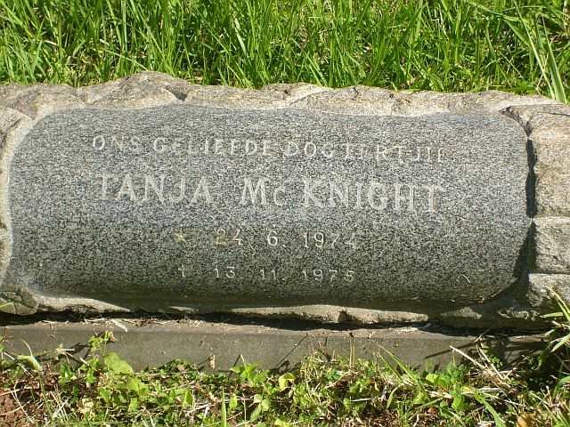 McKNIGHT Tanja 1974-1975