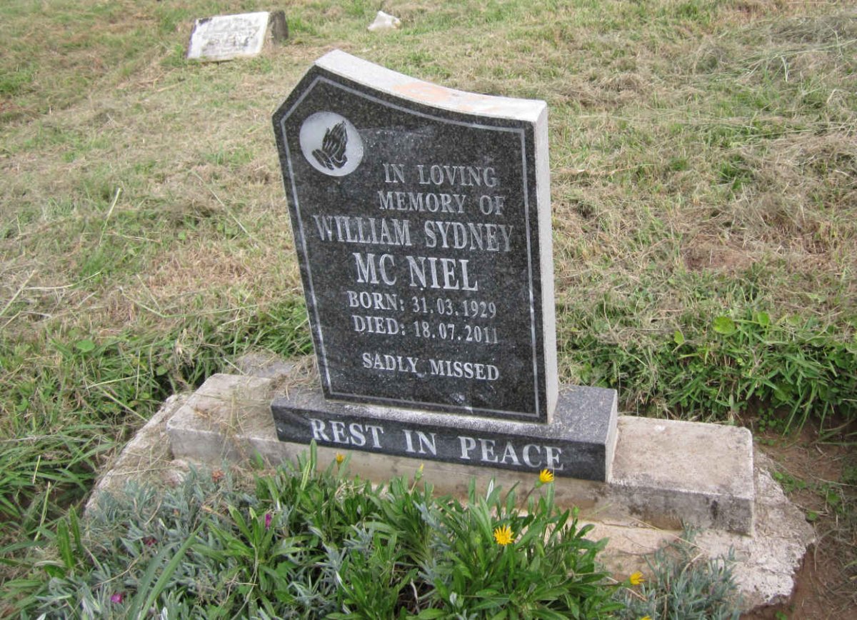 MC NEIL William Sydney 1929-2011