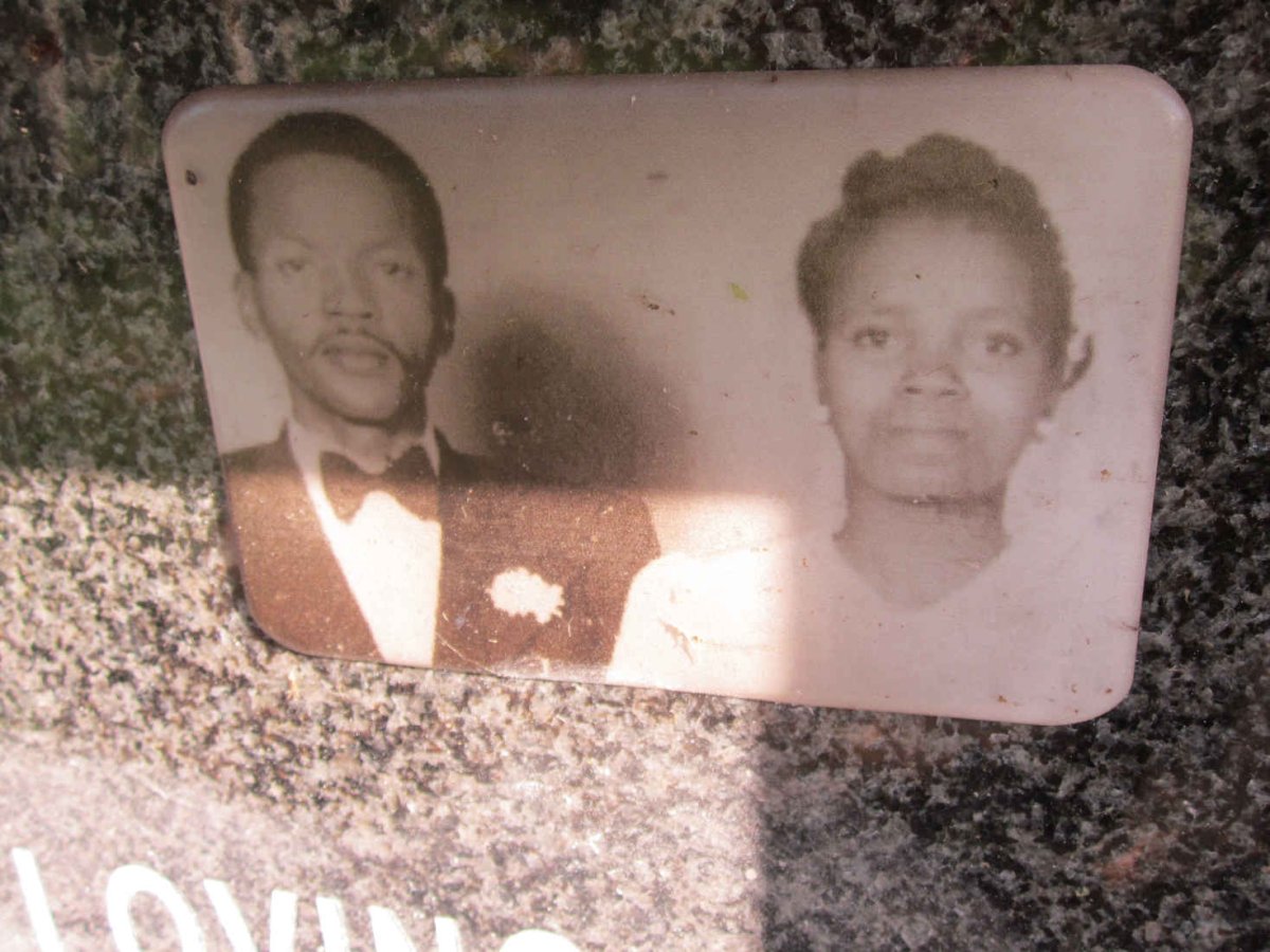 MHLANGU Paulane Paulos 1918-2001 &amp; Magdalena Gerlie 1924-2001