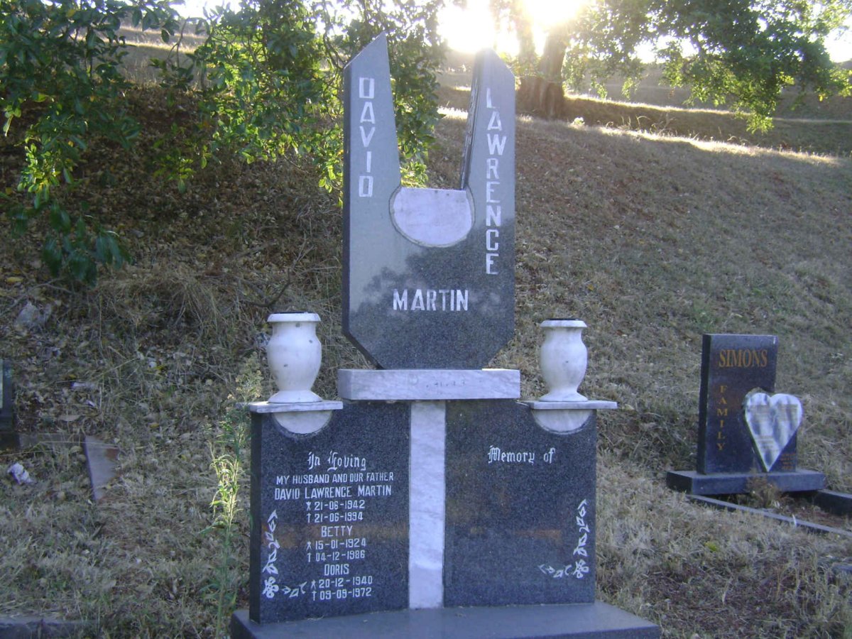 MARTIN Betty 1924-1986 :: MARTIN David Lawrence 1942-1994 :: MARTIN Doris 1940-1972