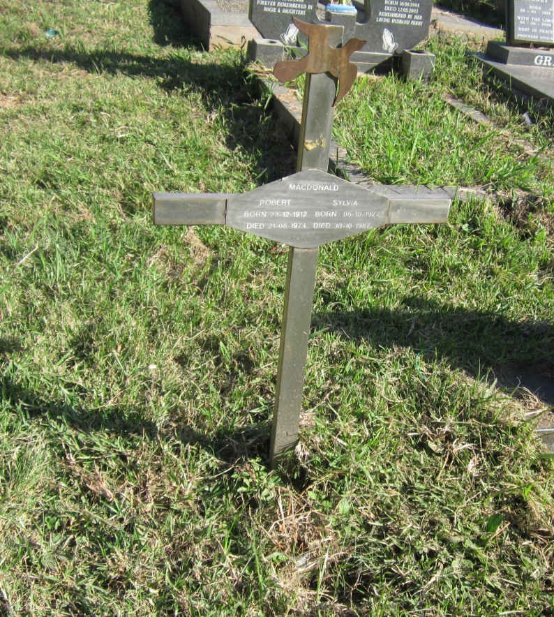 MACDONALD Robert 1912-1974 &amp; Sylvia 1922-1987