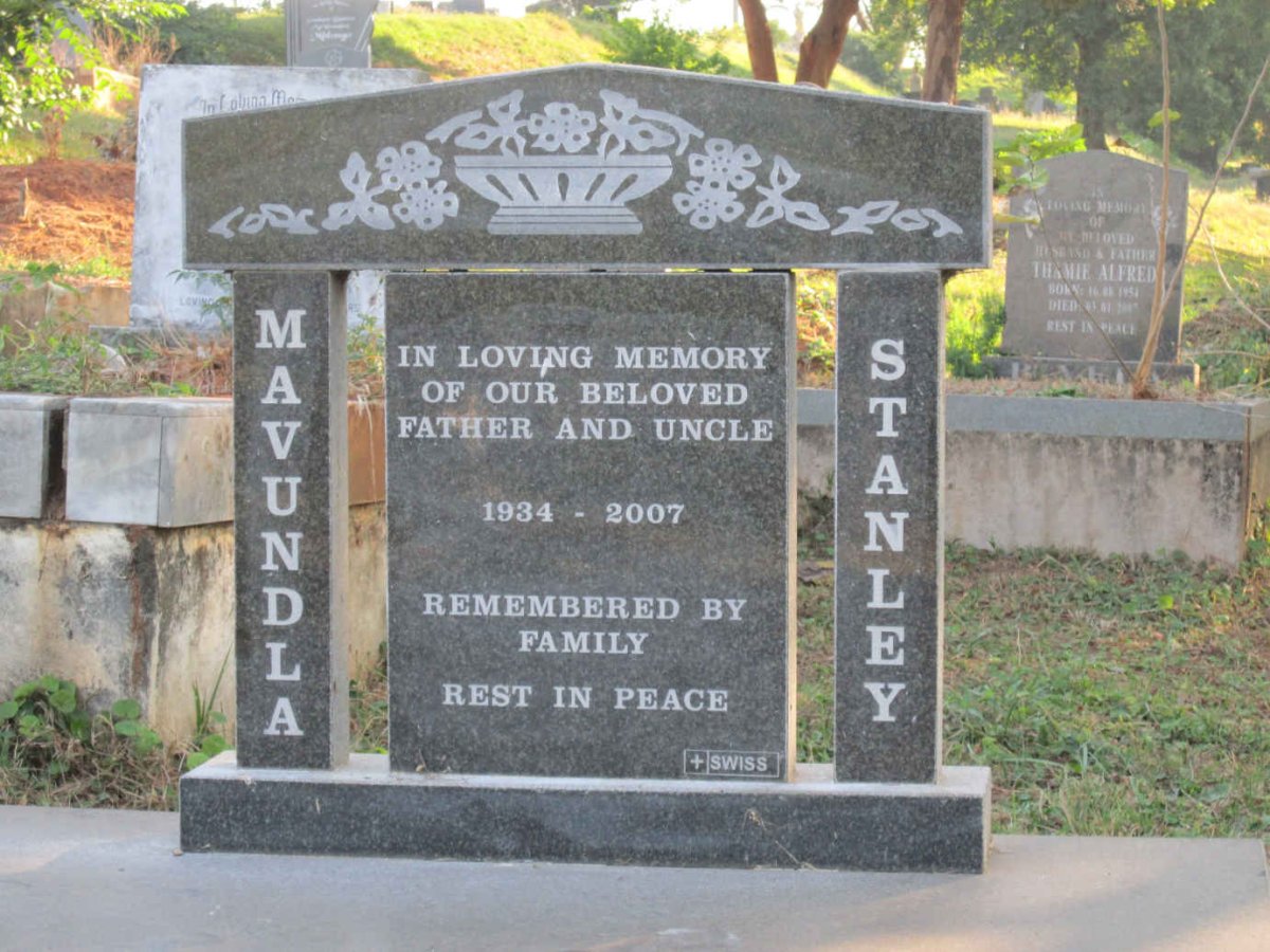 MAVUNDLA Stanley 1934-2007