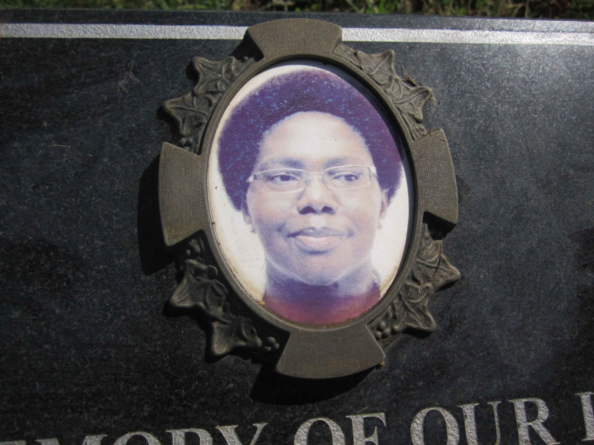 NOKUPHIWA Cecilia 1960-2009