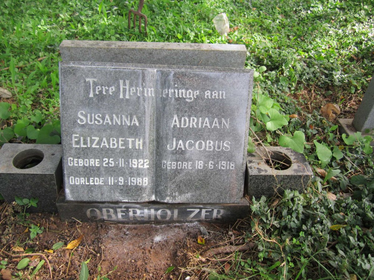 OBERHOLZER Adriaan Jacobus 1918-1992 &amp; Susanna Elizabeth 1922-1988
