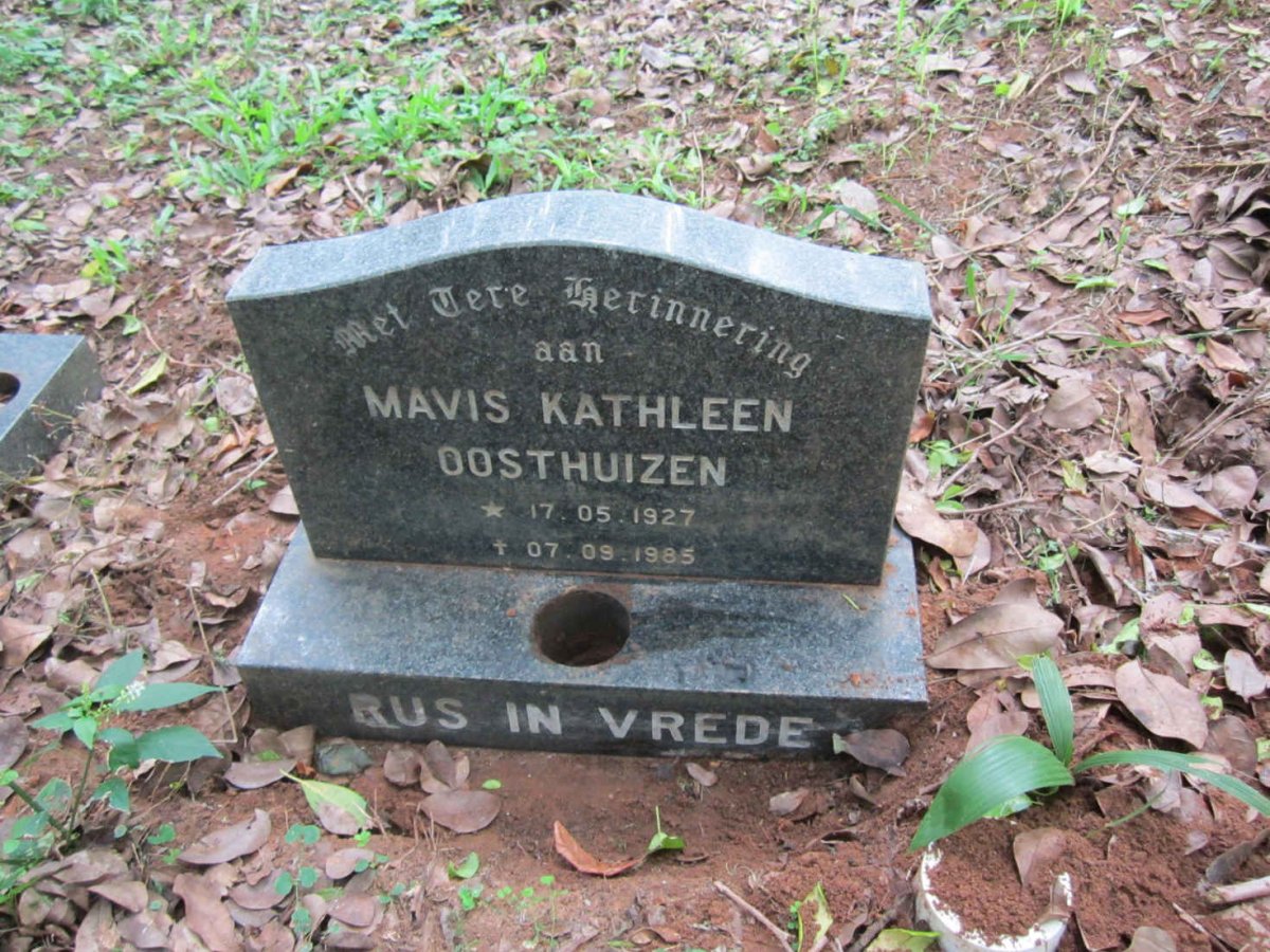 OOSTHUIZEN Mavis Kathleen 1927-1985