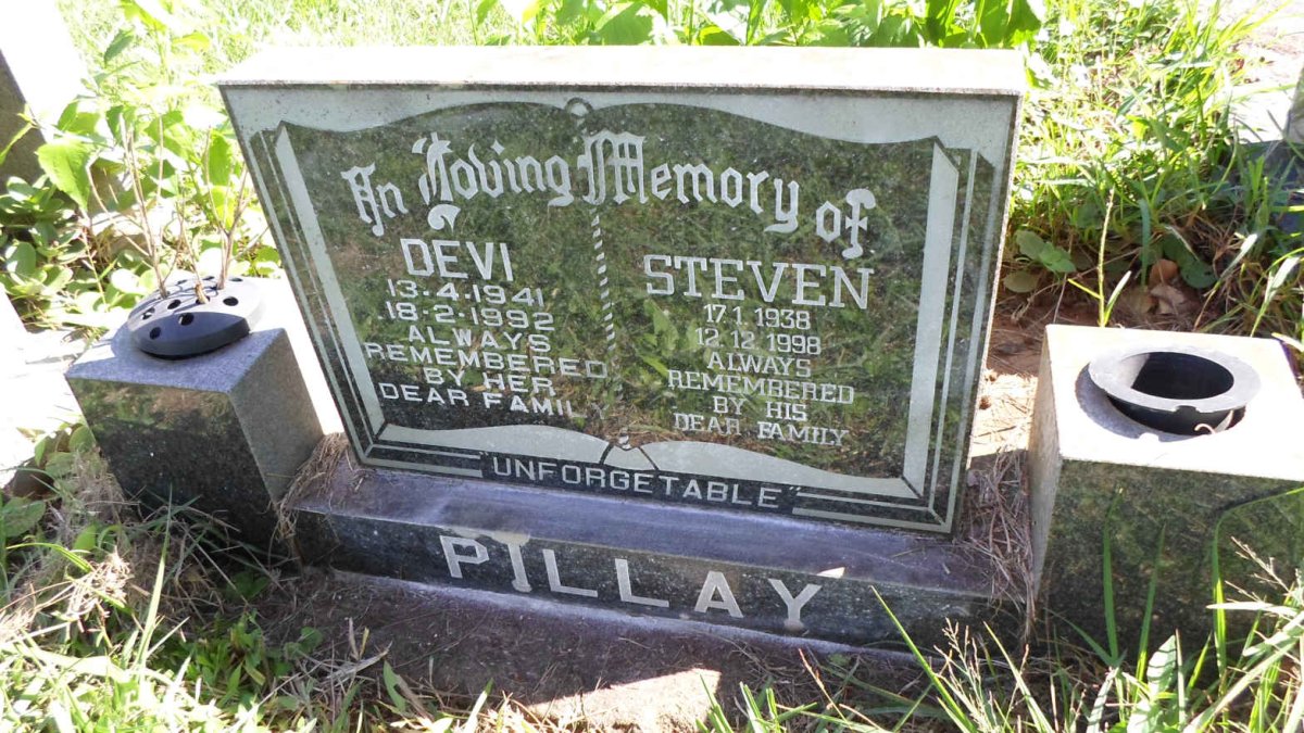 PILLAY Steven 1938-1998 &amp; Devi 1941-1992