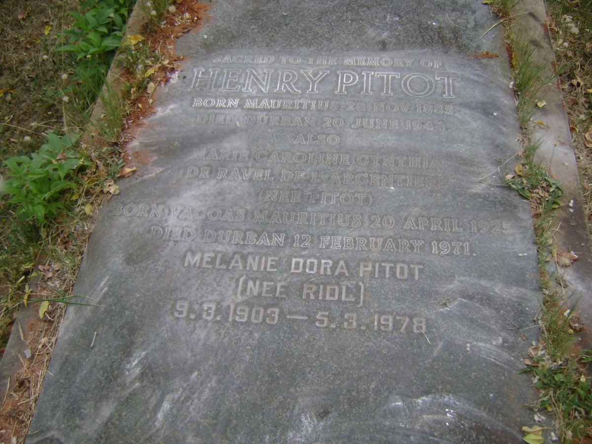 PITOT Henry 1885-1944 :: Melanie Dora RIDL 1903-1978  :: DE RAVEL DE L'ARGENTIERE Marie Caroline Cynthia nee PITOT 1925-1971