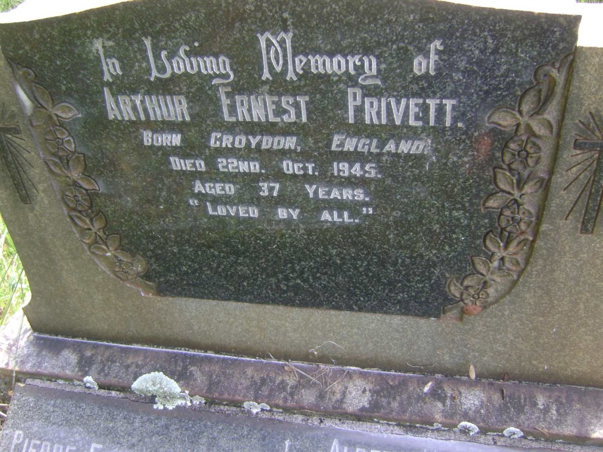 PRIVETT Arthur Ernest -1945 :: VINCENT Pierre Edmond -1938 :: MORILLION Albert Victor Raoul -1958