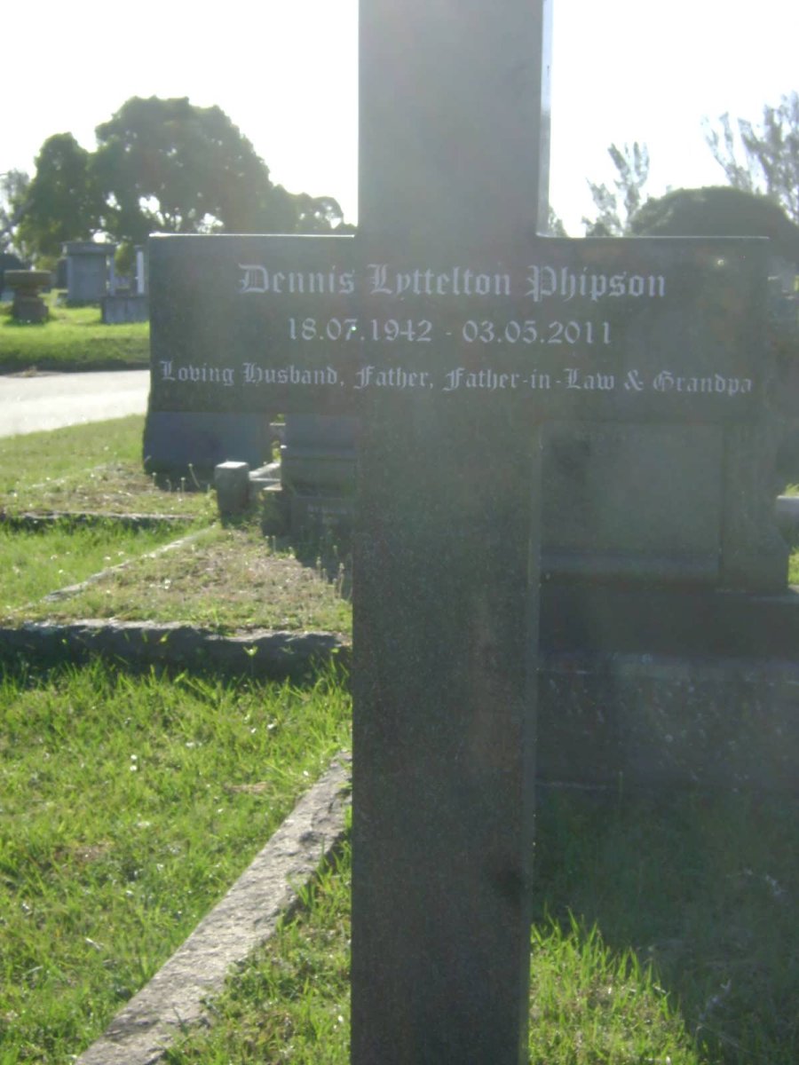 PHIPSON Dennis Lyttelton 1942-2011
