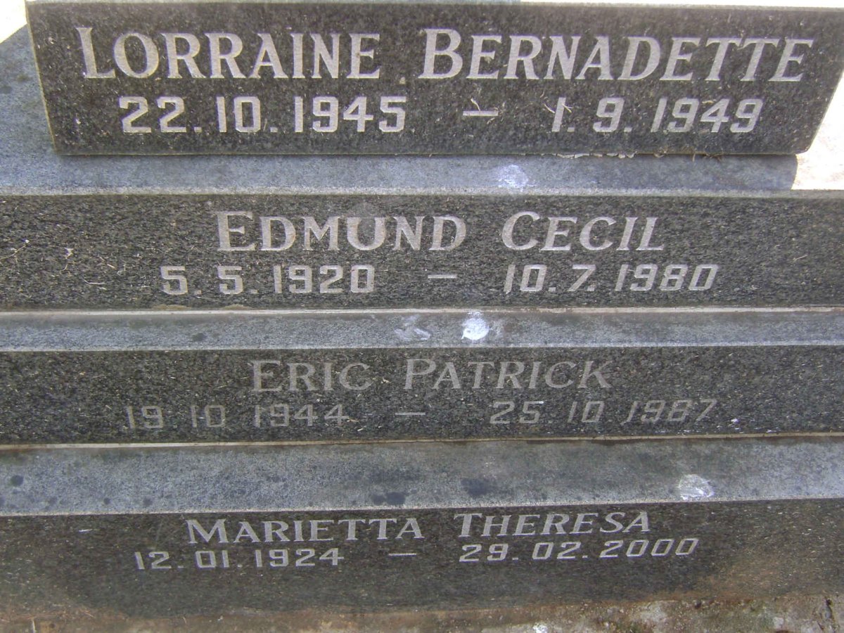 RALPH Edmund Cecil 1920-1980 :: RALPH Marietta Theresa 1924-2000