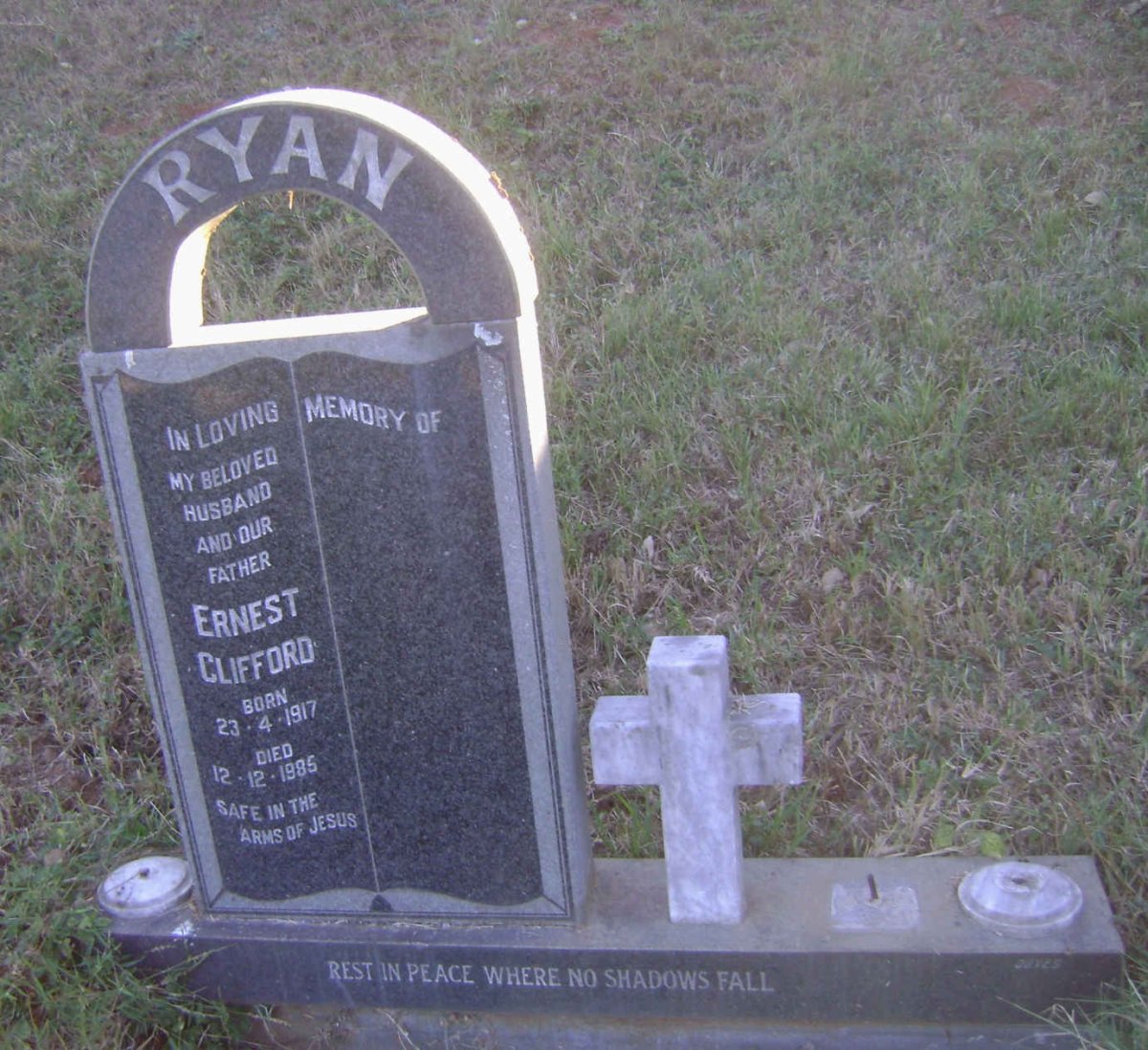 RYAN Ernest Clifford 1917-1985