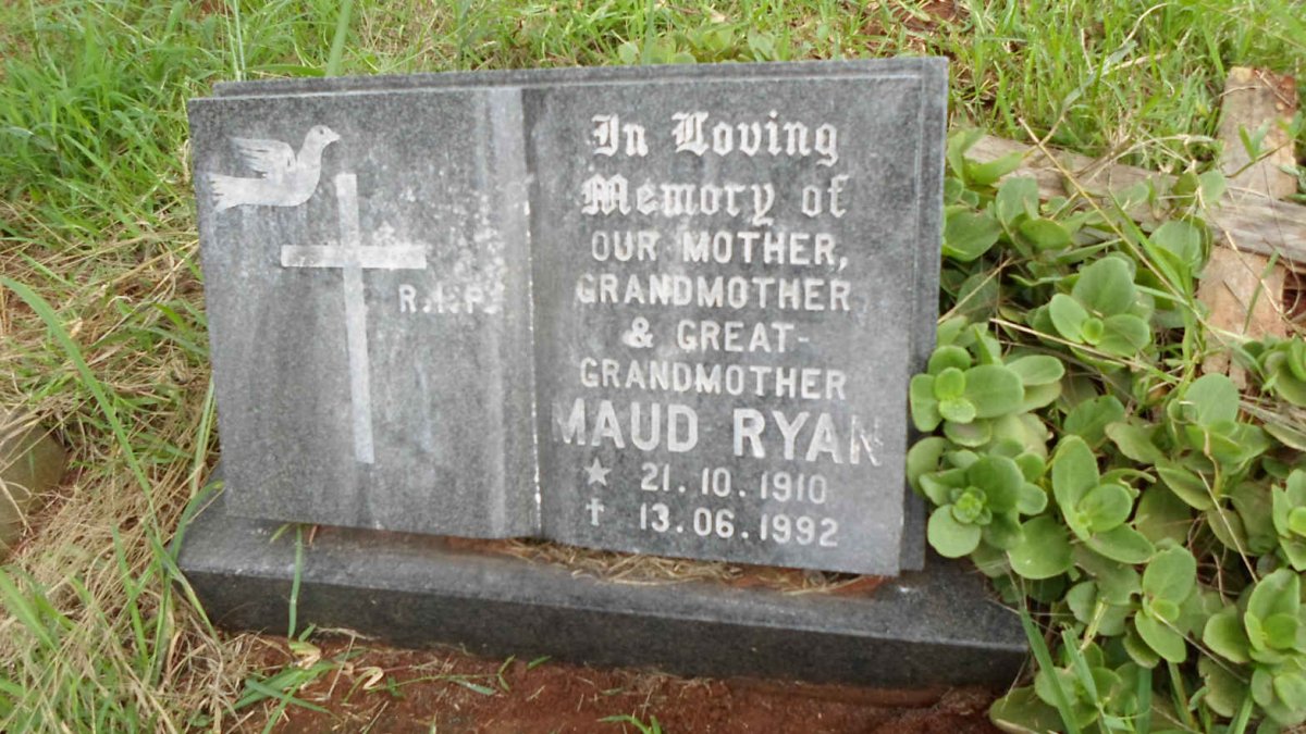 RYAN Maud 1910-1992