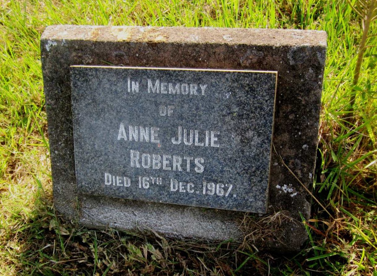 ROBERTS Anne Julie -1967