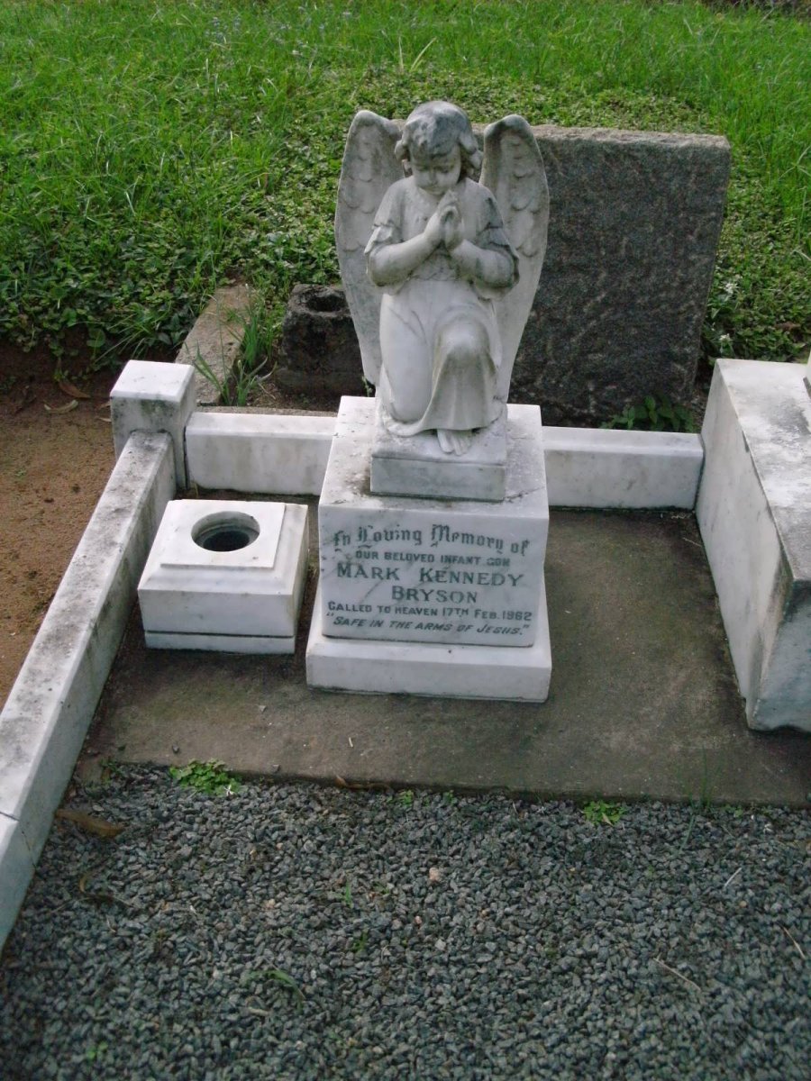 ROBERT M.A. Pierre -1952 :: ROBERT M.N. Louis -1962 :: M. Marie Therese TYACK 1930-1983 :: ROBERT Marie Anthony Pierre 1921-1981