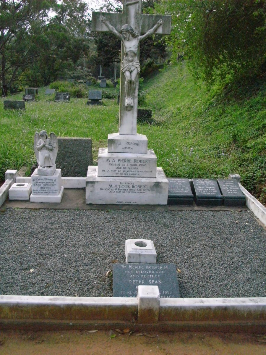 ROBERT M.A. Pierre -1952 :: ROBERT M.N. Louis -1962 :: M. Marie Therese TYACK 1930-1983 :: ROBERT Marie Anthony Pierre 1921-1981