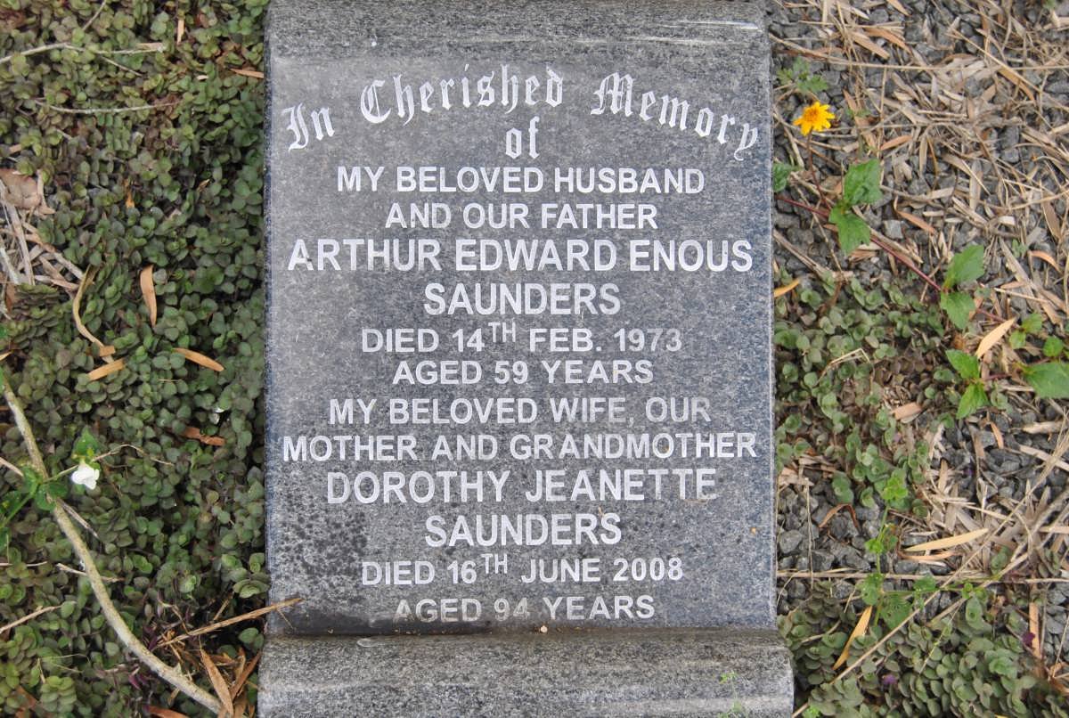 SAUNDERS Arthur Edward Enous -1973 &amp; Dorothy Jeanette -2008