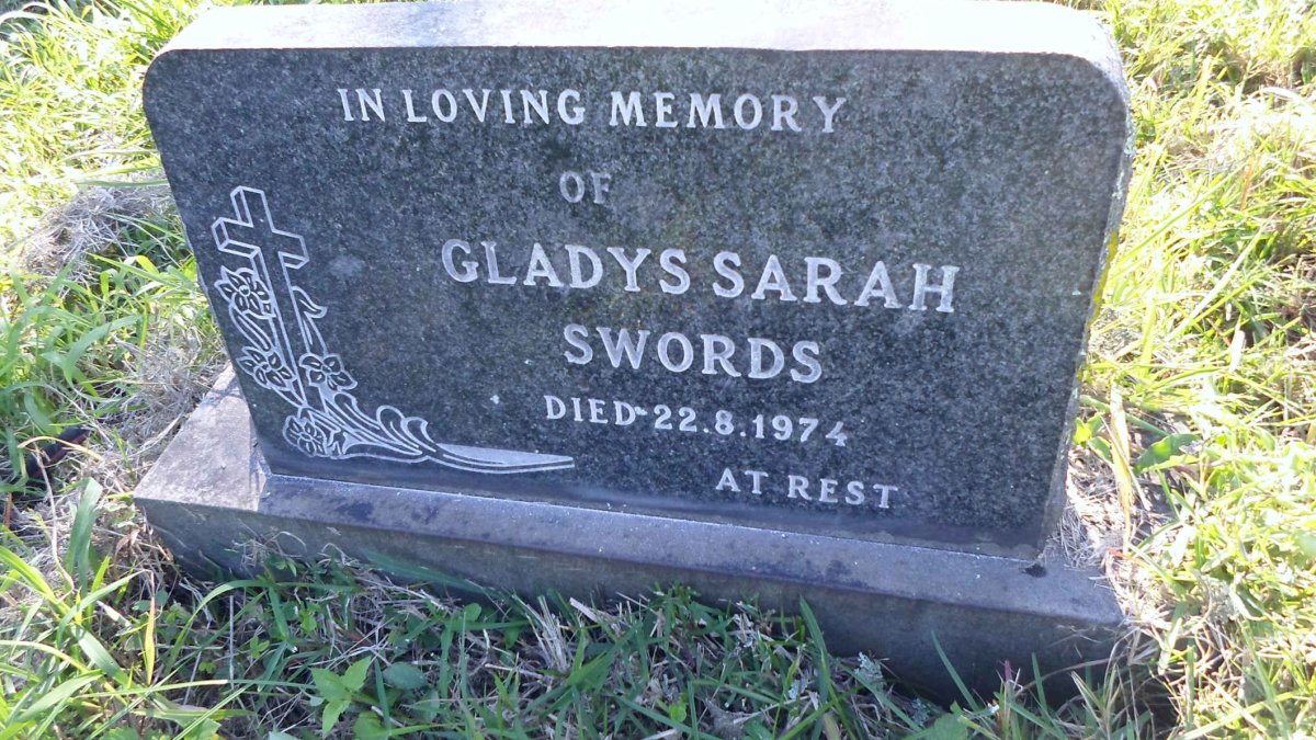  SWORDS Gladys Sarah -1974