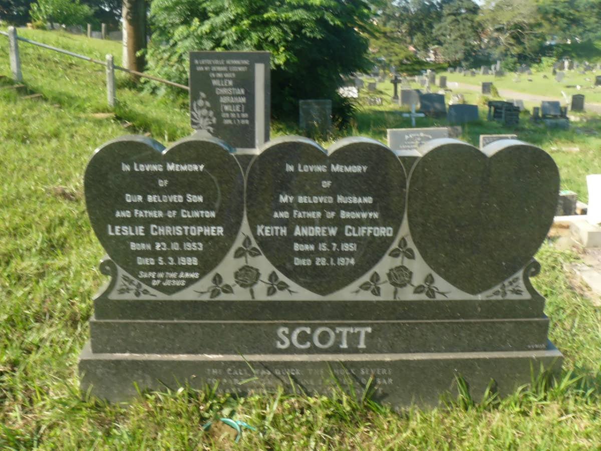 SCOTT Keith Andrew Clifford 1952-1974 :: SCOTT Leslie Christopher 1953-1985 :: SCOTT Keith