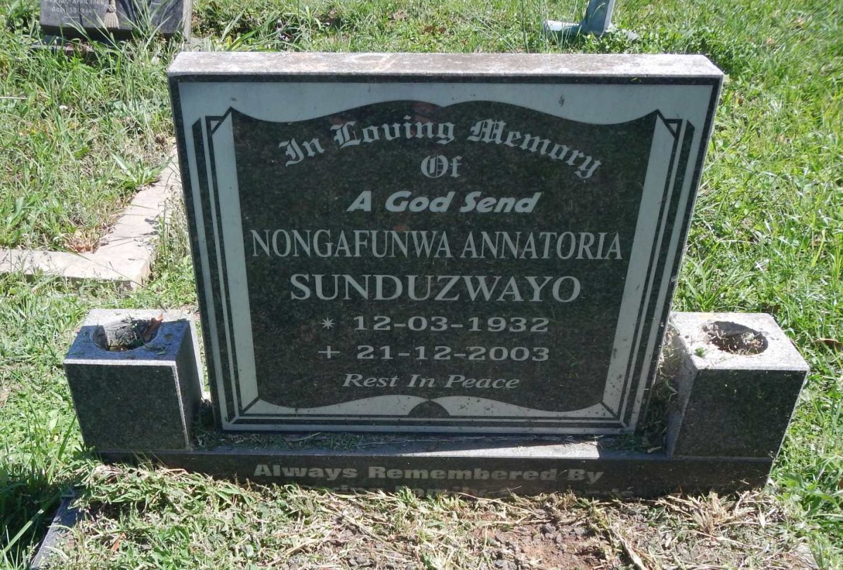 SUNDUZWAYO Nongafunwa Annatoria 1932-2003