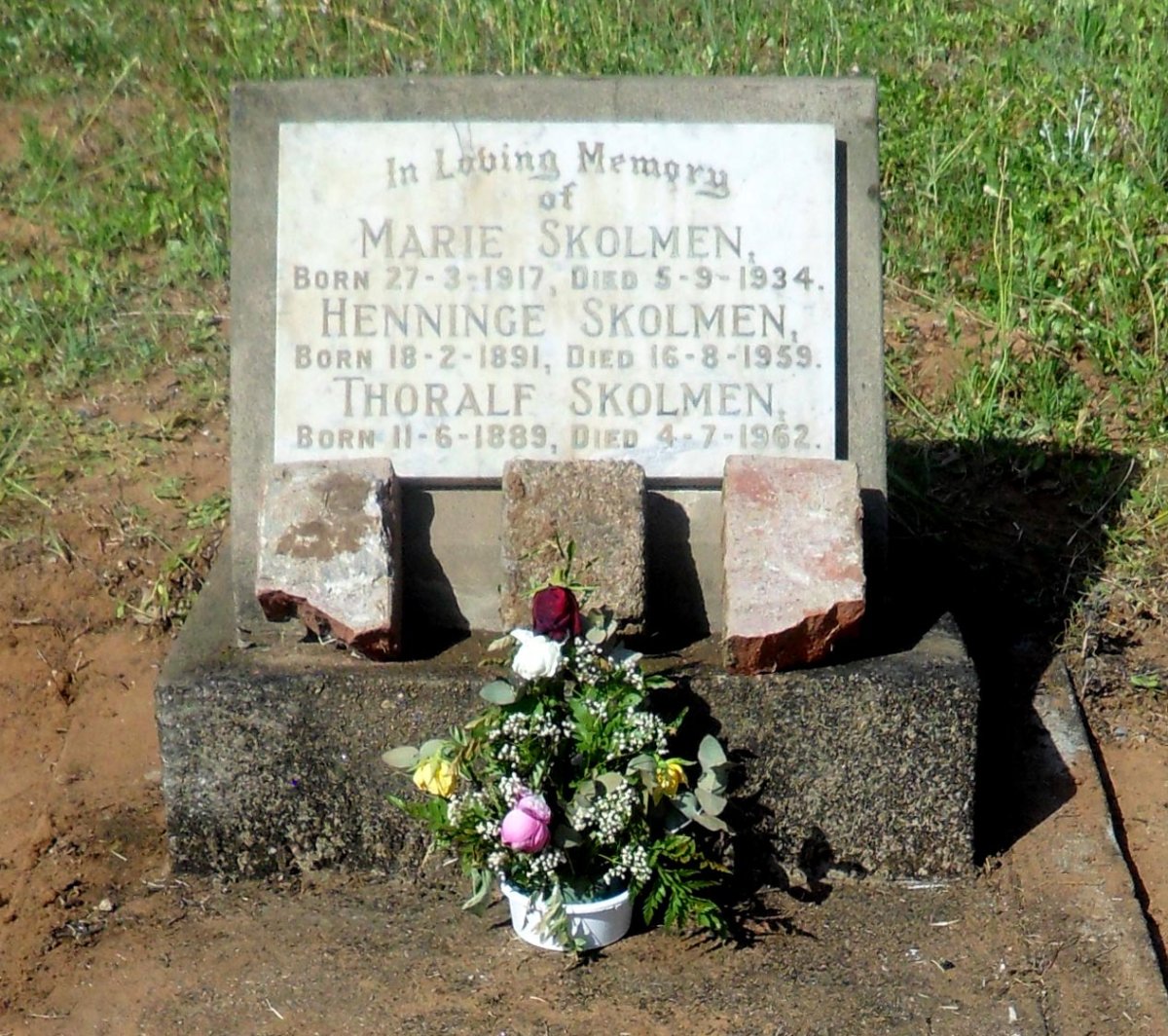 SKOLMEN Henninge 1891-1959 :: SKOLMEN Thoralf 1889-1962 :: SKOLMEN Marie 1917-1934