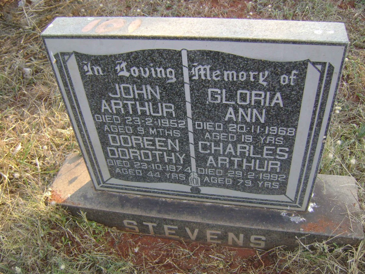 STEVENS Charles Arthur -1992 :: STEVENS John Arthur -1952 :: STEVENS Doreen Dorothy -1974 :: STEVENS Gloria Ann -1958