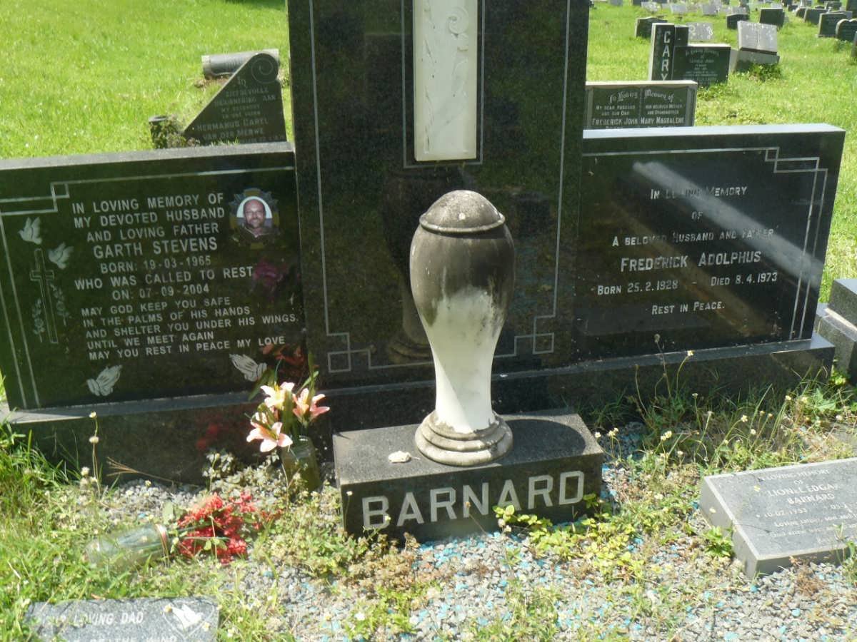 STEVENS Garth 1965-2004 :: BARNARD Frederick Adolphus 1928-1973