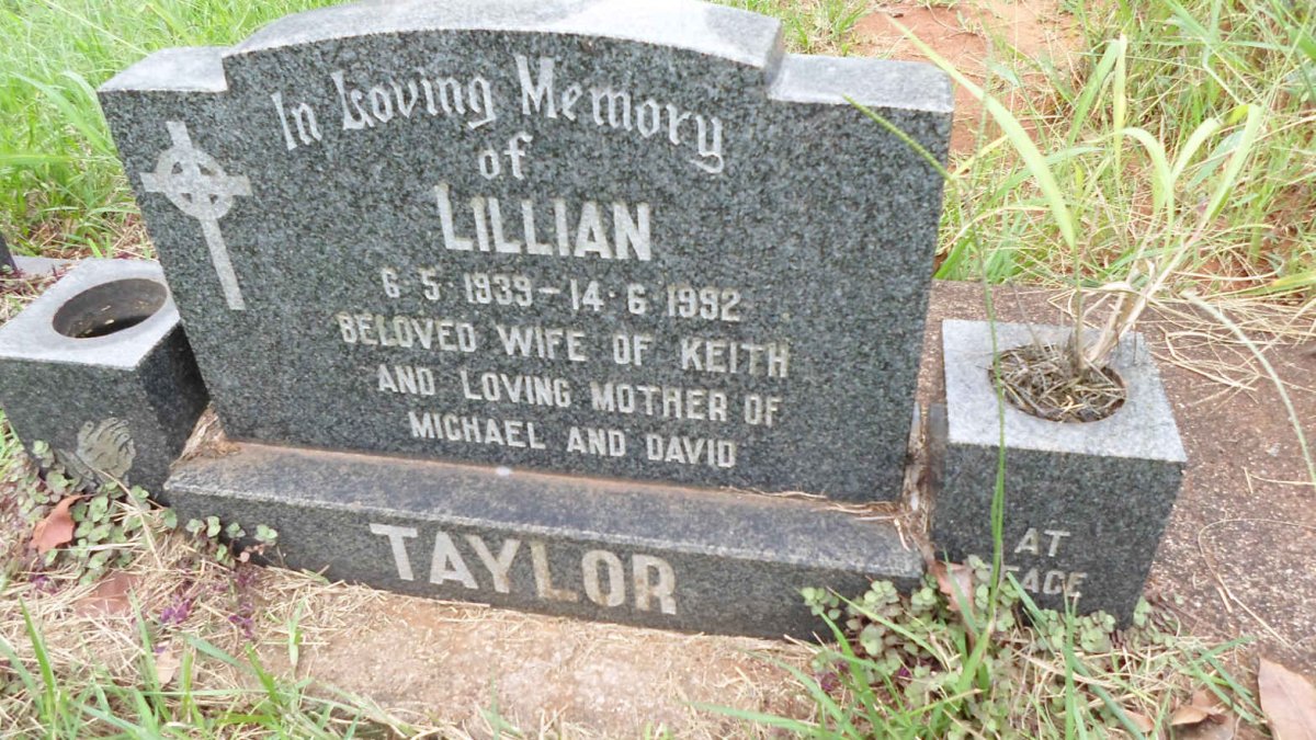 TAYLOR Lillian 1939-1992