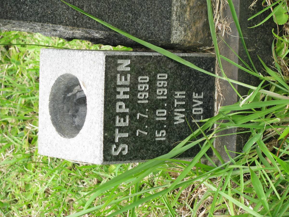 TREVOU Denis, Du -1965 :: GAVIN Nigel, Mun 1959-1992 :: TREVOU Stephen, Du 1990-1990