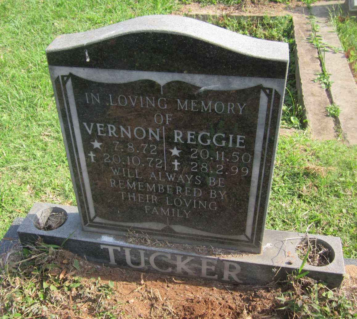 TUCKER Reggie 1950-1999 :: TUCKER Vernon 1972-1972