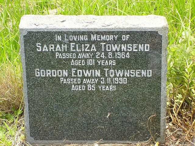 TOWNSEND Gordon Edwin -1990 &amp; Sarah Eliza -1964