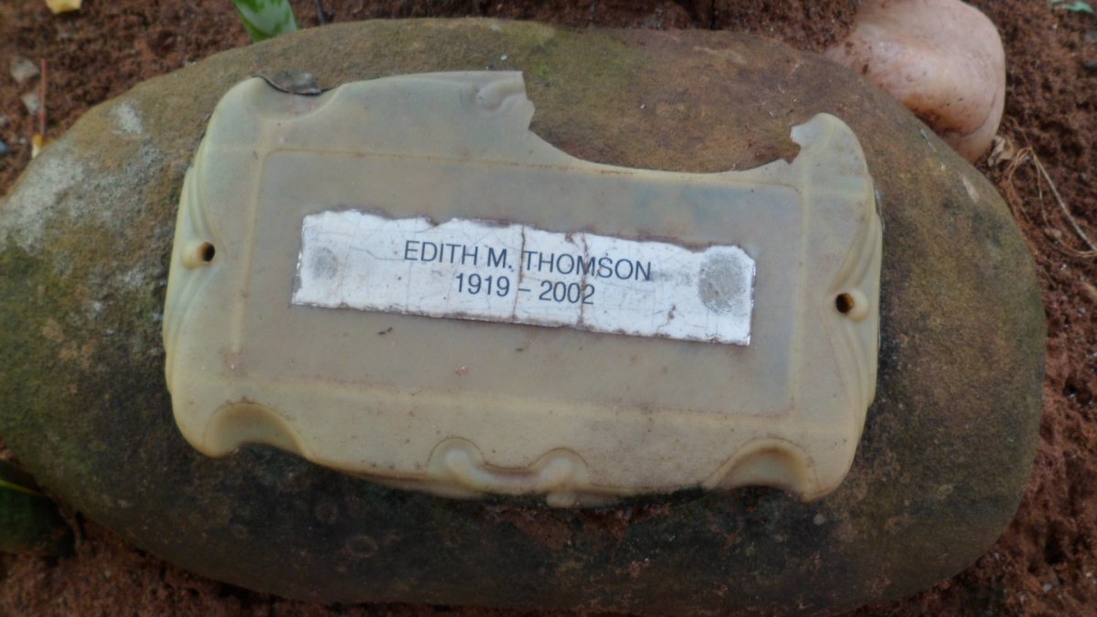 THOMSON Edith M. 1919-2002