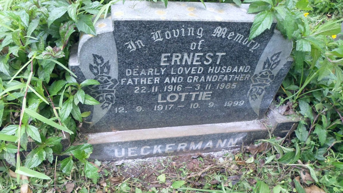 UECKERMANN Ernest 1916-1985 &amp; Lottie 1917-1999