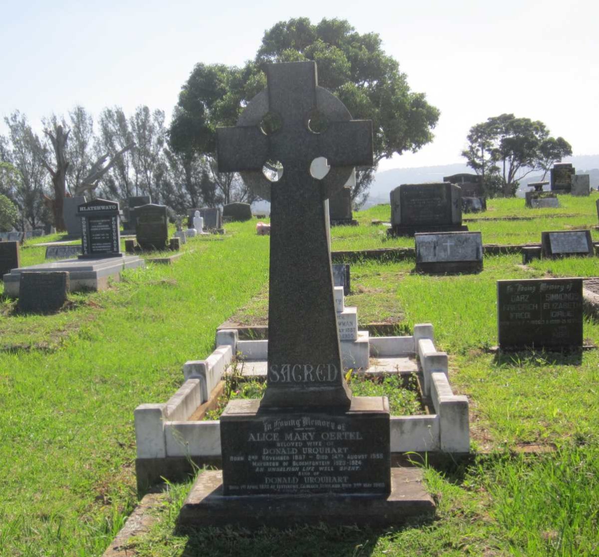 URQUHART Donald 1873-1960 &amp; Alice Mary OERTEL 1867-1955