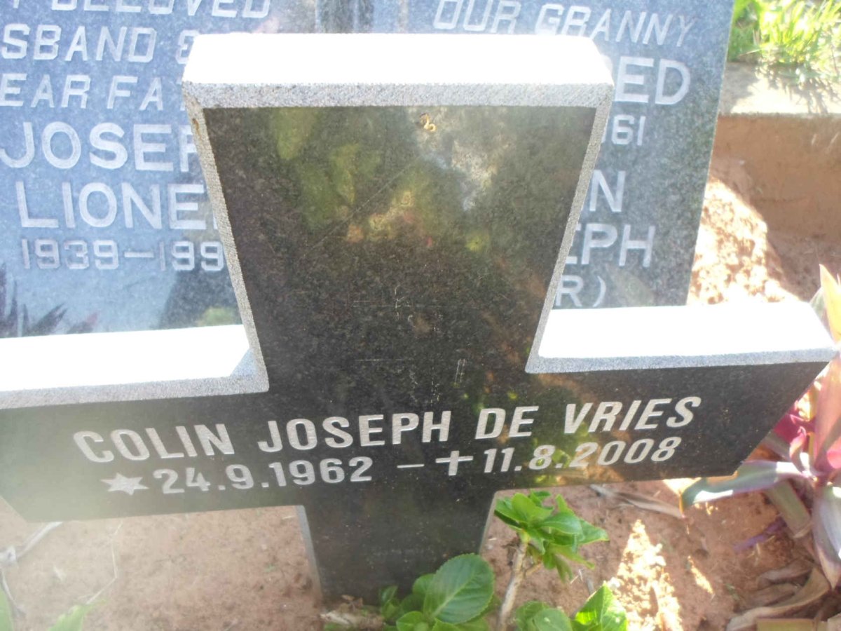 VRIES Colin Joseph, de 1962-2008