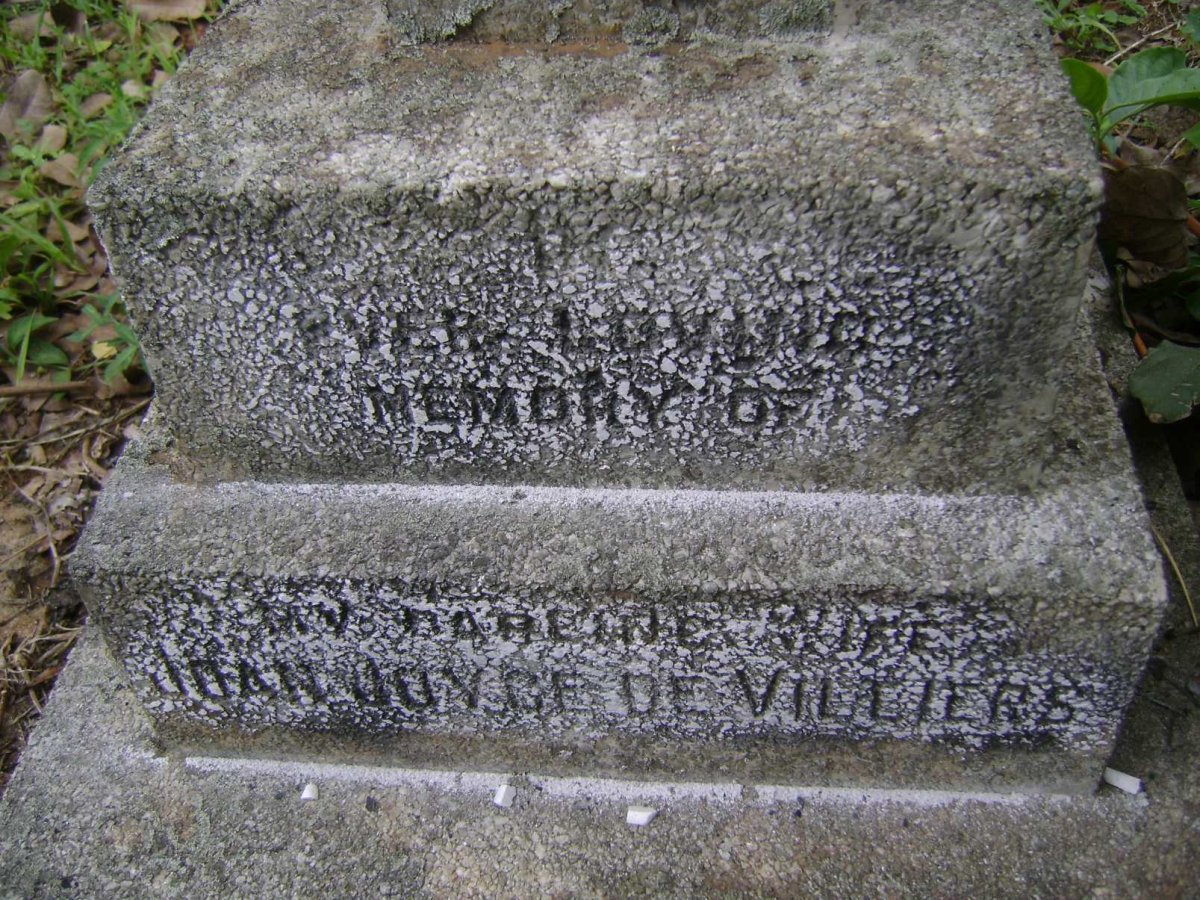 VILLIERS Joan Joyce, de -1945