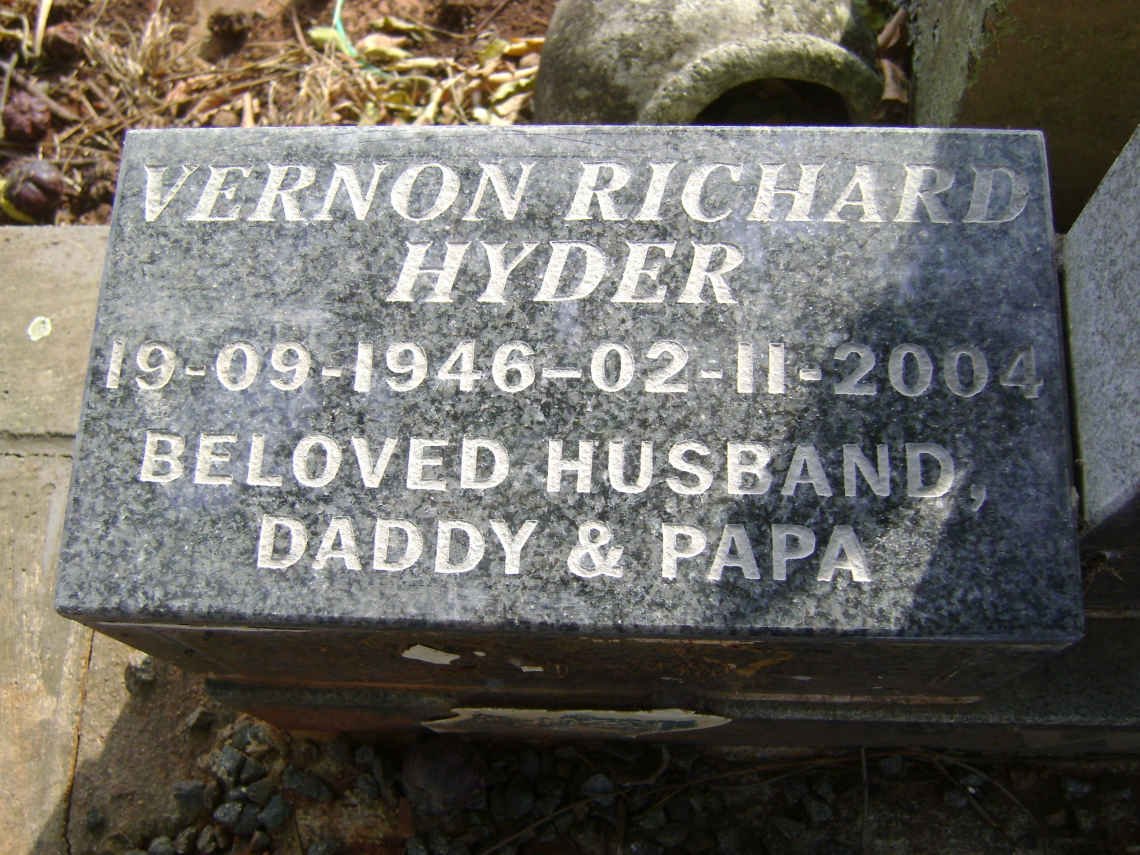 WATTERSON Derrick Wilfred 1921-2003 &amp; Marie Maysie 1923-2010 :: WATERSON Stillborn Baby Daughter 1955