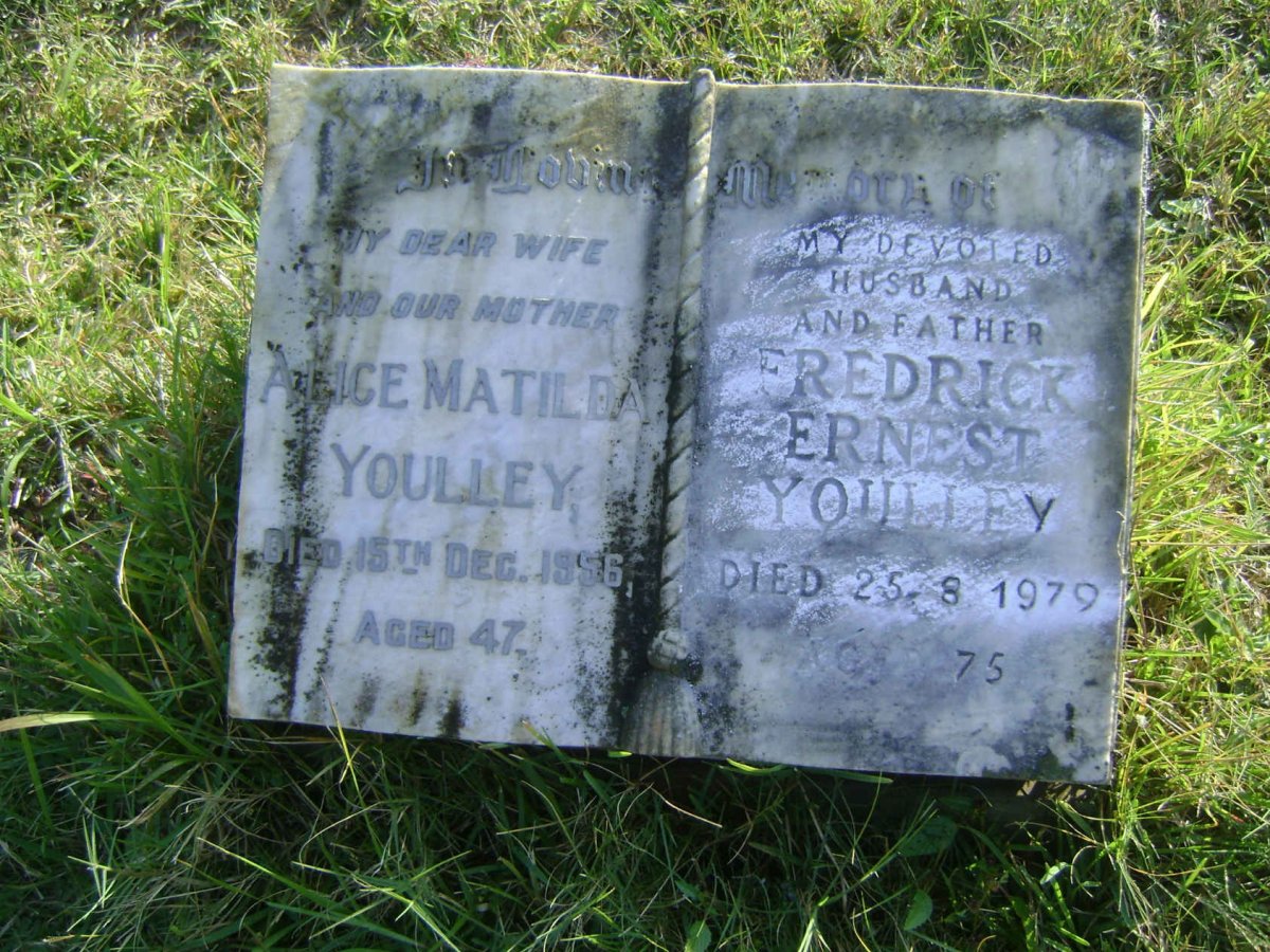 YOULLEY Fredrick Ernest -1979 &amp; Alice Matilda -1956