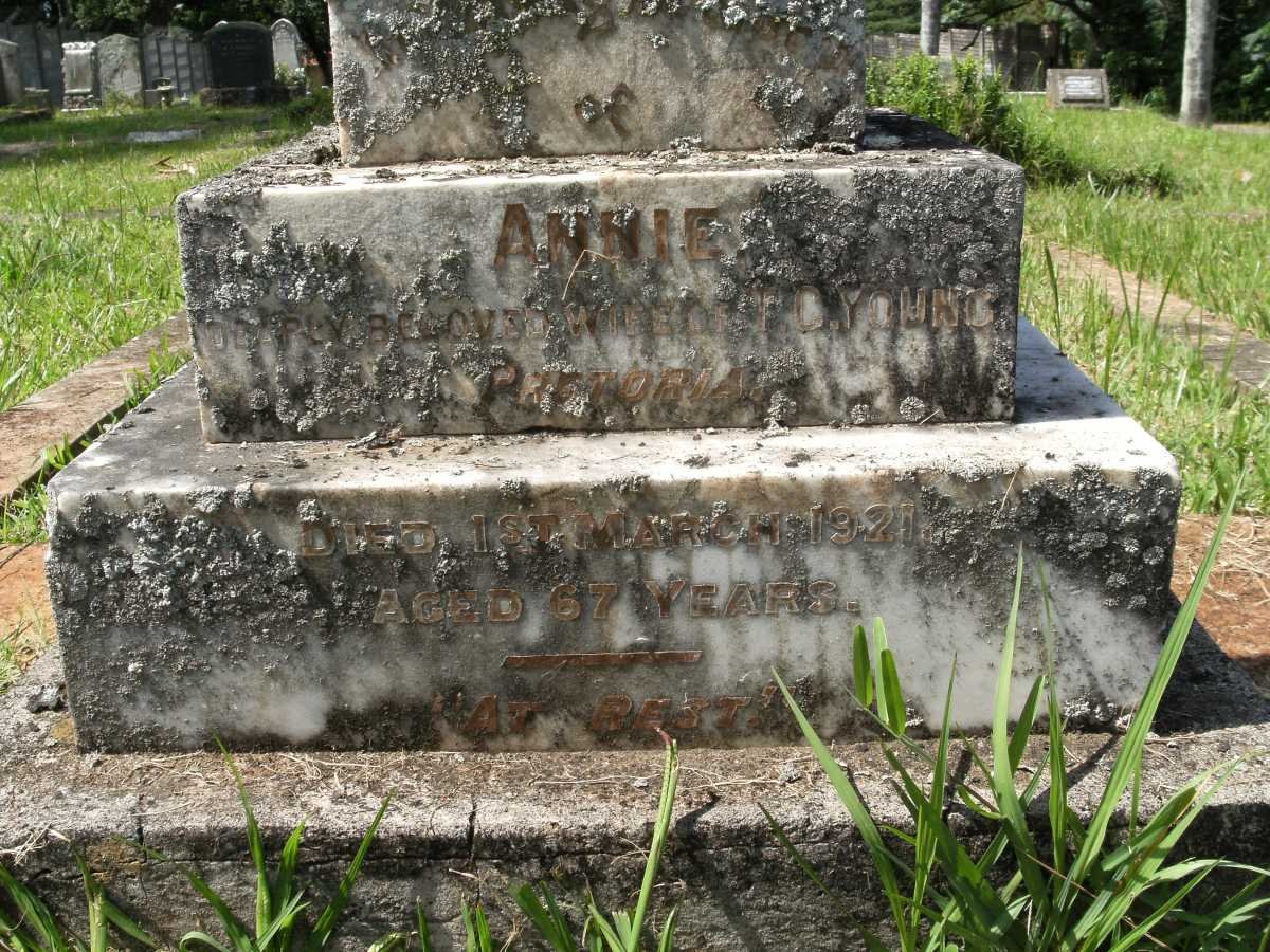 YOUNG Annie -1921