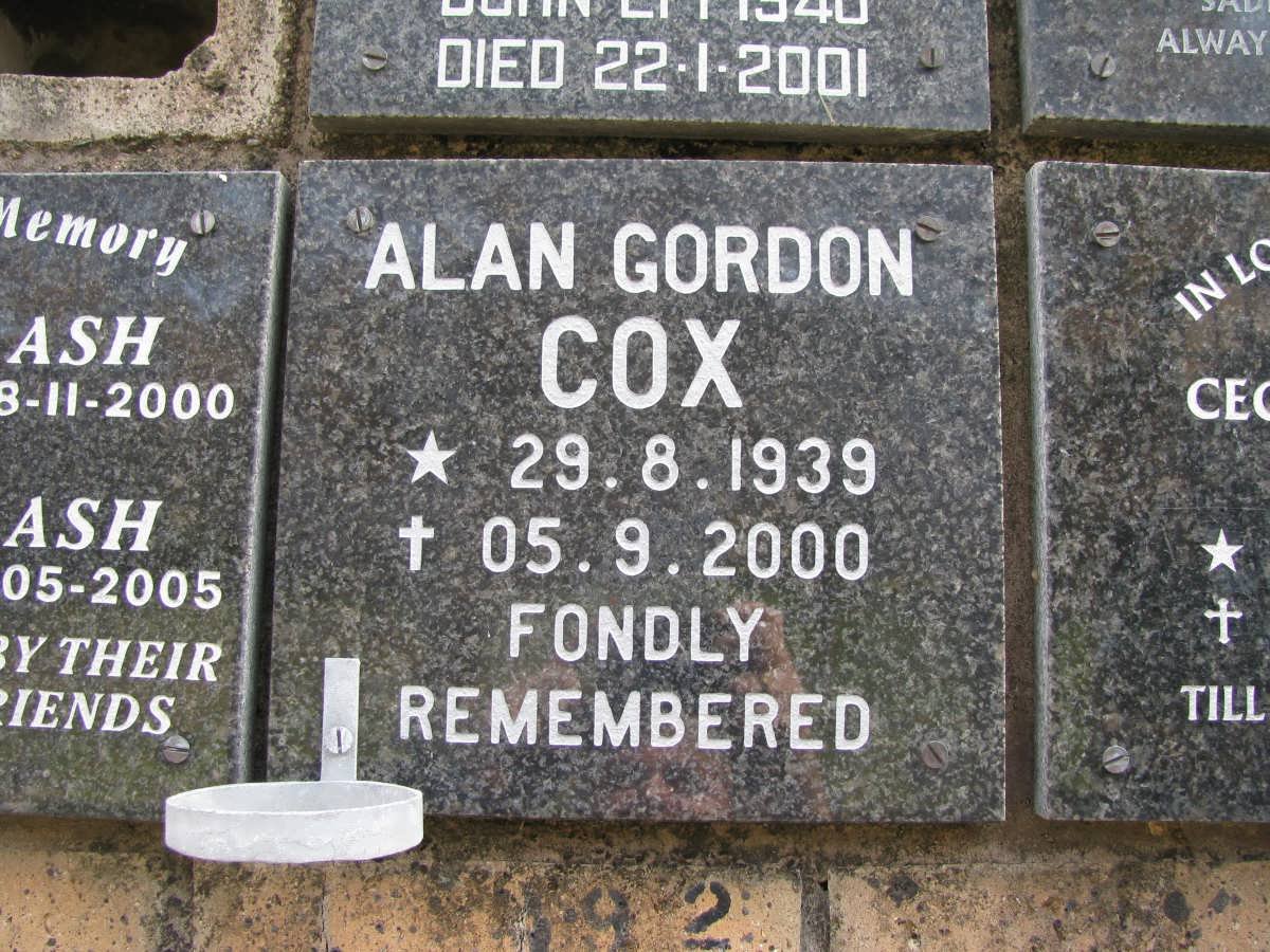COX Alan Gordon 1939-2000