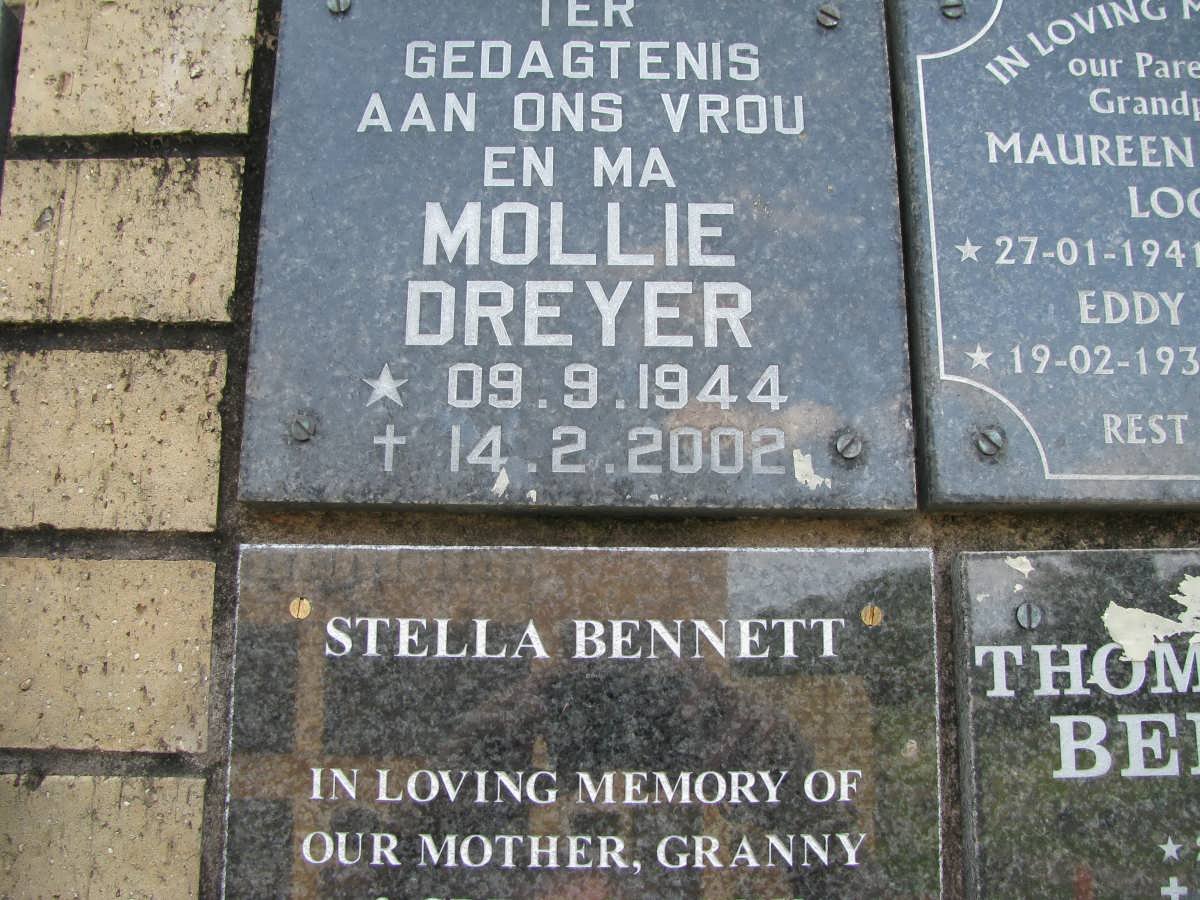 DREYER Mollie 1944-2002