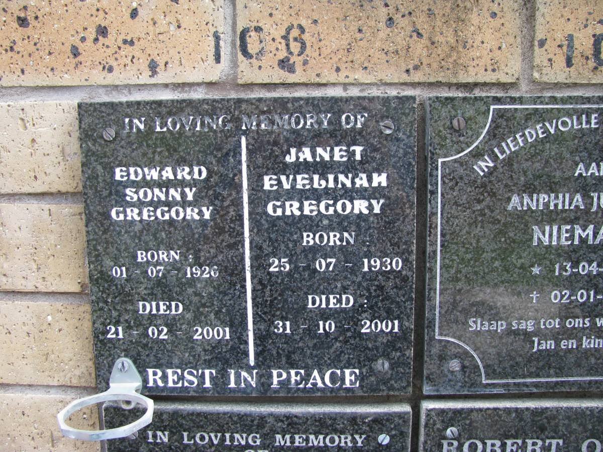 GREGORY Edward Sonny 1926-2001 &amp; Janet Evelinah 1930-2001
