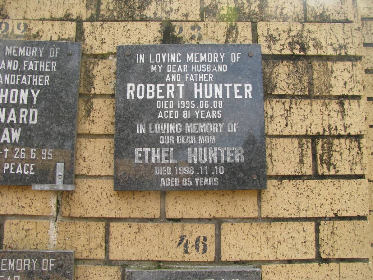 HUNTER Robert -1995 &amp; Ethel -1998