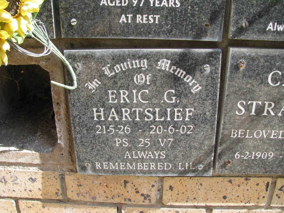 HARTSLIEF Eric G. 1926-2002