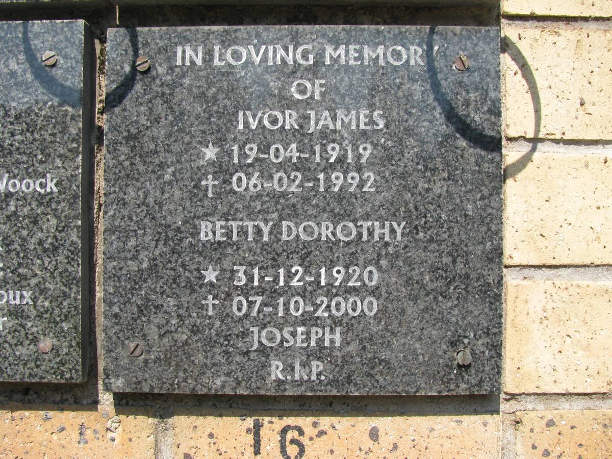 JOSEPH Ivor James 1919-1992 &amp; Betty Dorothy 1920-2000