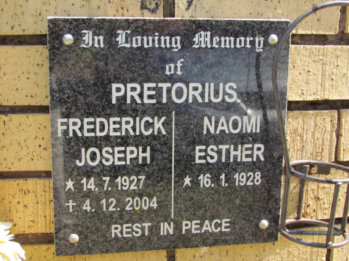 PRETORIUS Frederick Joseph 1927-2004 &amp; Naomi Esther 1928-