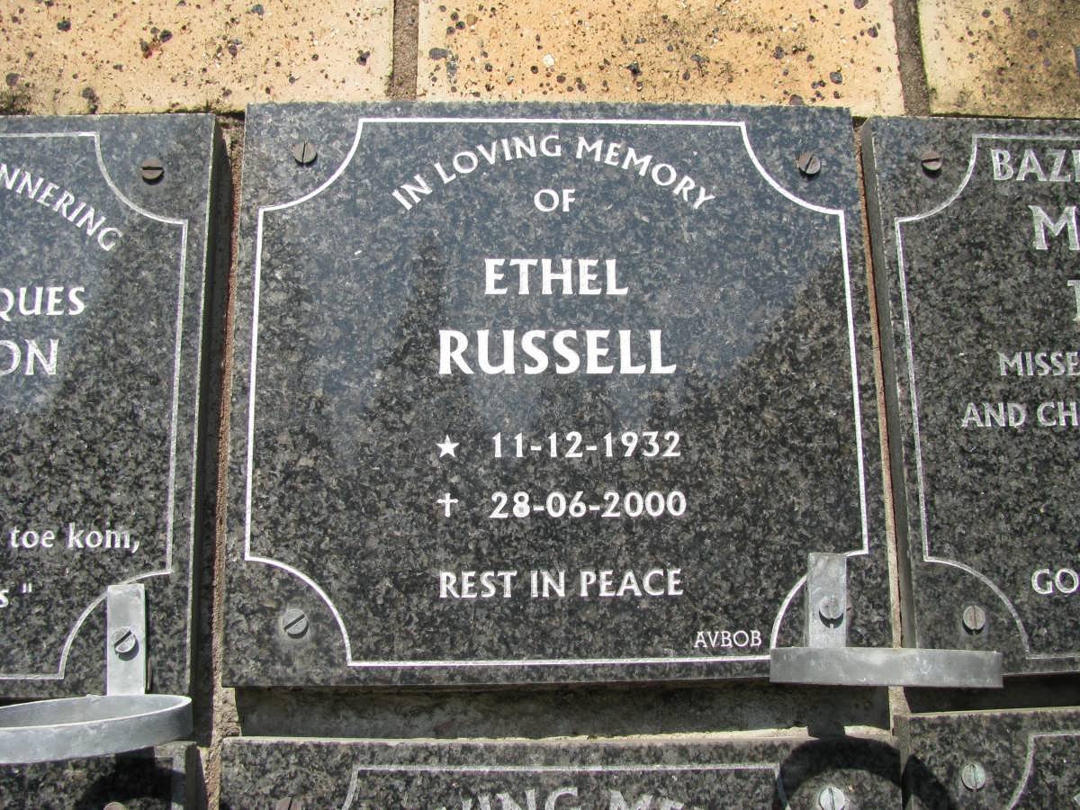 RUSSEL Ethel 1932-2000