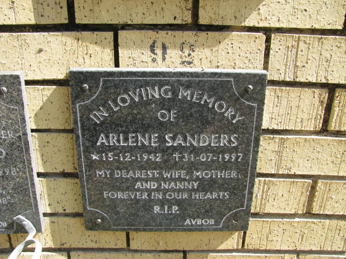 SANDERS Arlene 1942-1997
