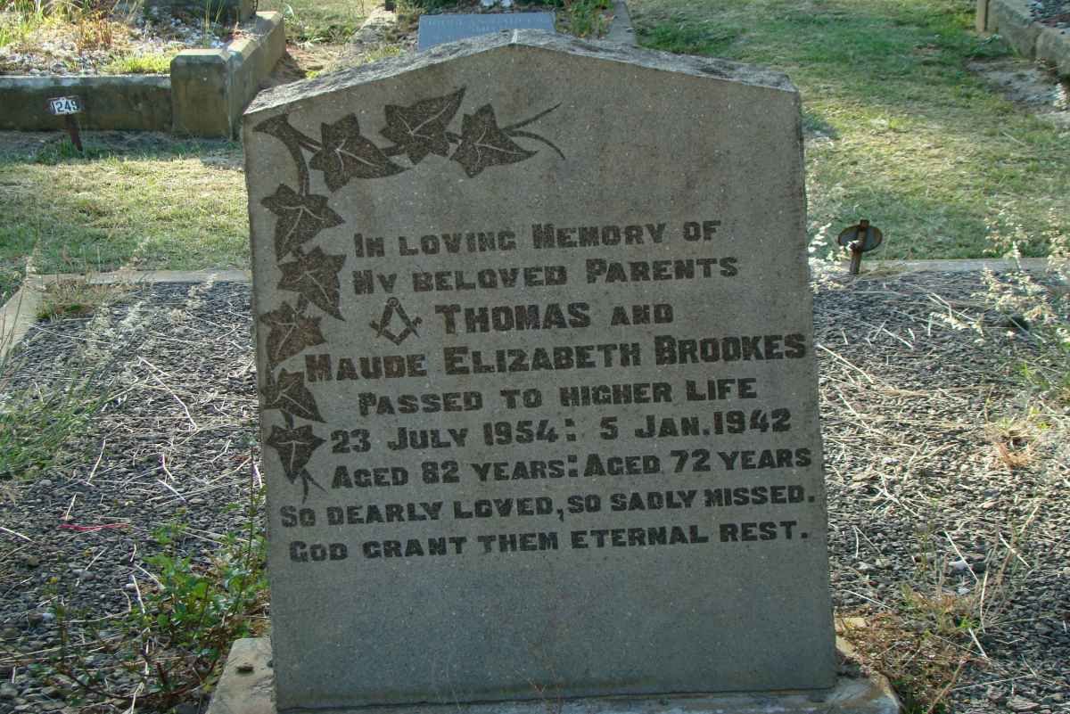 BROOKES Thomas -1954 &amp; Maude Elizabeth -1942